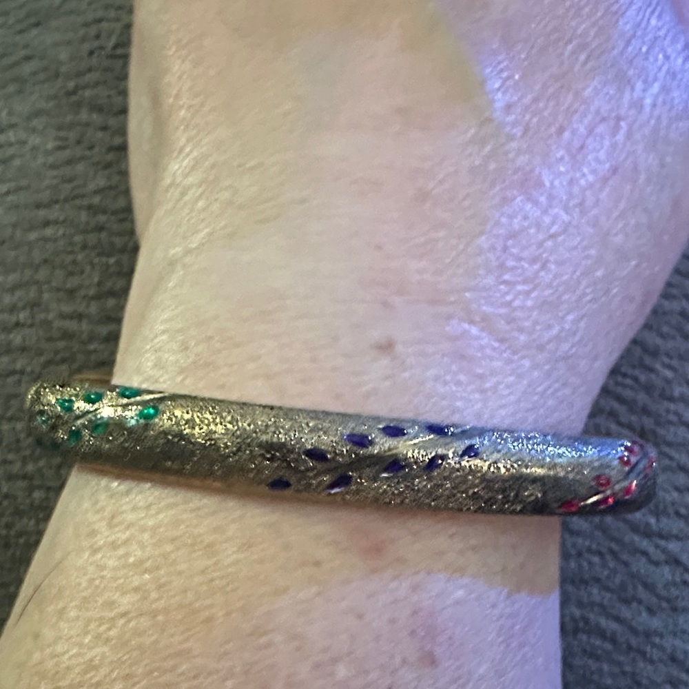Chic Gold Bangle Bracelet